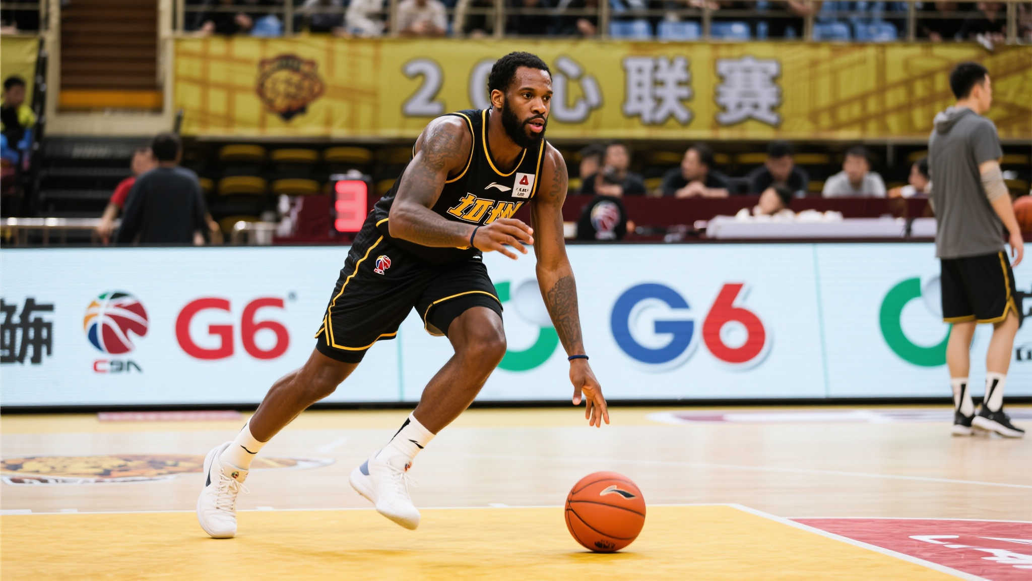 广厦全力备战G6：布朗苦练，卡尔顿状态佳，孙铭徽乐观，王博透露调整策略